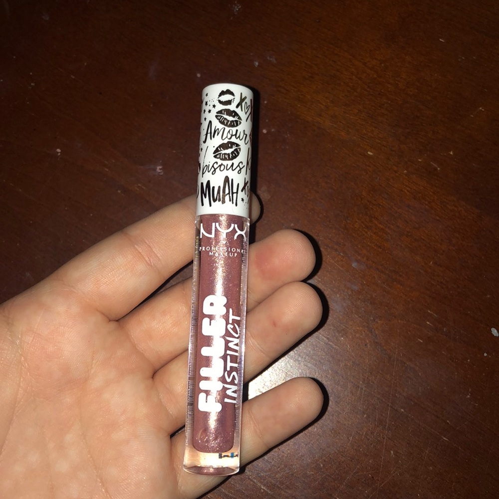 Liquid lipgloss